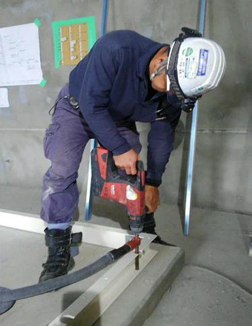 アンカー引抜試験